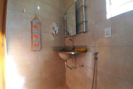 Casa para alugar com 235m², 6 quartos e 4 vagasBanheiro 2