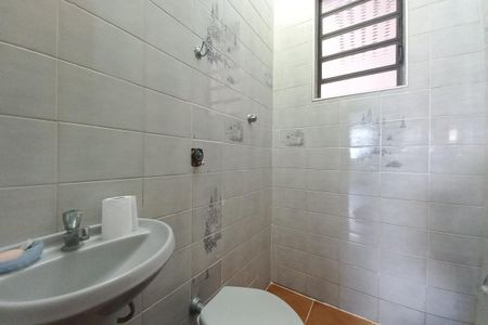 Casa para alugar com 235m², 6 quartos e 4 vagasBanheiro