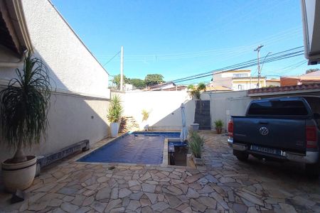Casa para alugar com 235m², 6 quartos e 4 vagasÁrea comum - Piscina