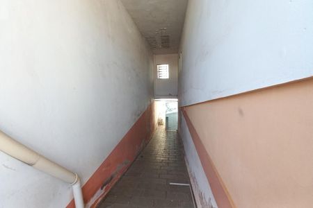 Casa para alugar com 235m², 6 quartos e 4 vagasCorredor