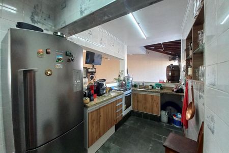 Casa para alugar com 235m², 6 quartos e 4 vagasCozinha