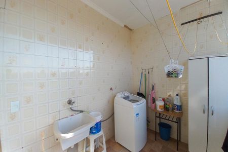 Casa para alugar com 235m², 6 quartos e 4 vagasLavanderia