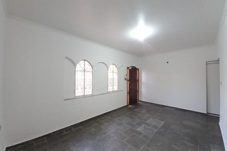 Casa para alugar com 235m², 6 quartos e 4 vagasSala