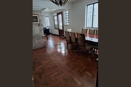 Casa à venda com 3 quartos, 330m² em Mirandópolis, São Paulo