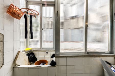 Apartamento para alugar com 130m², 3 quartos e 1 vagaÁrea de Serviço