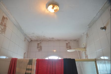 Casa à venda com 350m², 5 quartos e 4 vagasBanheiro da Suíte 1