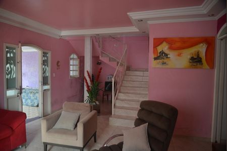 Casa à venda com 350m², 5 quartos e 4 vagasSala