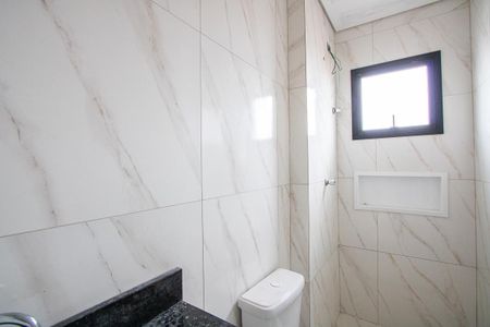Apartamento à venda com 94m², 2 quartos e 1 vaga Apartamento à venda com 94m², 2 quartos e 1 vagaBanheiro social