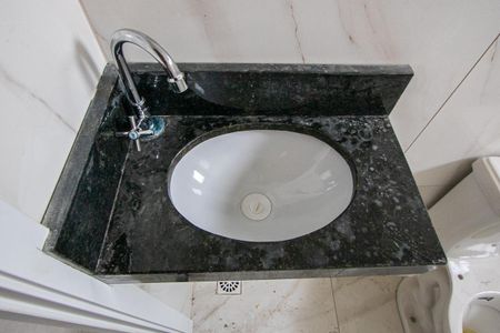 Apartamento à venda com 94m², 2 quartos e 1 vaga Apartamento à venda com 94m², 2 quartos e 1 vagaBanheiro social