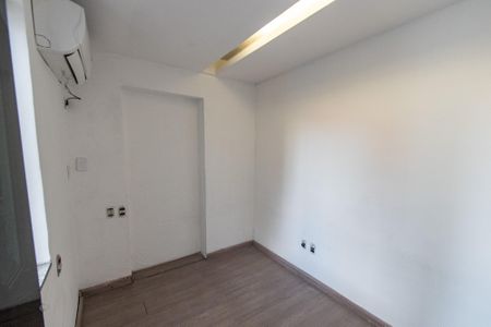 Casa à venda com 127m², 2 quartos e 2 vagasQuarto de serviço