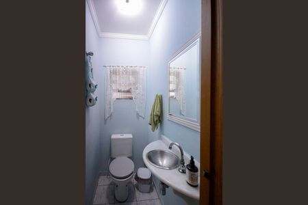 Casa à venda com 137m², 3 quartos e 2 vagas Casa à venda com 137m², 3 quartos e 2 vagasLavabo