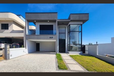 Casa à venda com 285m², 3 quartos e 1 vagaFachada 