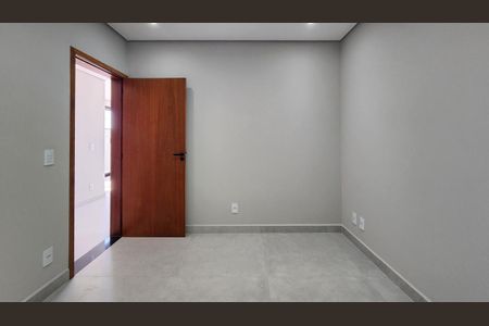 Casa à venda com 285m², 3 quartos e 1 vagaEscritório/quarto