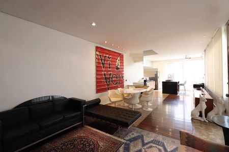 Casa à venda com 184m², 3 quartos e 4 vagasSala 1