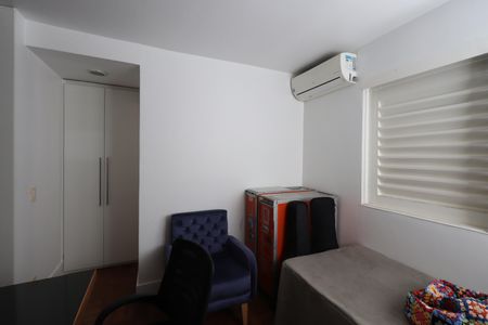 Casa à venda com 184m², 3 quartos e 4 vagasQuarto 1- Suíte