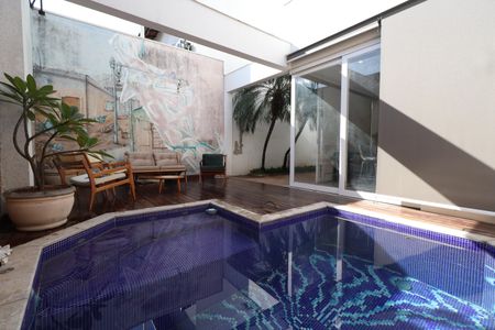 Casa à venda com 184m², 3 quartos e 4 vagasPiscina