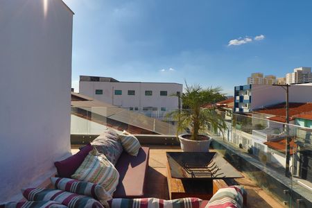 Casa à venda com 184m², 3 quartos e 4 vagasVaranda 2