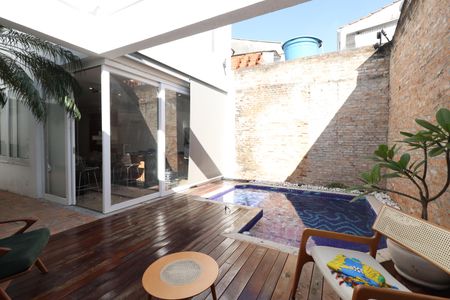 Casa à venda com 184m², 3 quartos e 4 vagasPiscina