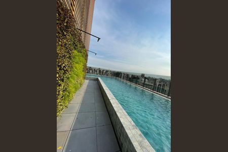 Apartamento à venda com 38m², 1 quarto e sem vaga Apartamento à venda com 38m², 1 quarto e sem vagaÁrea comum - Piscina