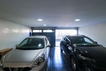 Casa à venda com 348m², 3 quartos e 5 vagas Casa à venda com 348m², 3 quartos e 5 vagasGaragem