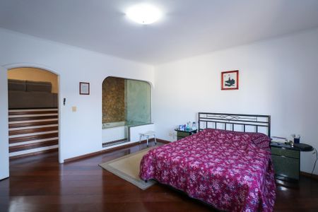 Casa à venda com 348m², 3 quartos e 5 vagas Casa à venda com 348m², 3 quartos e 5 vagasSuíte 1