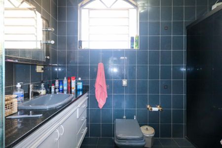 Casa à venda com 348m², 3 quartos e 5 vagas Casa à venda com 348m², 3 quartos e 5 vagasBanheiro da Suíte 1