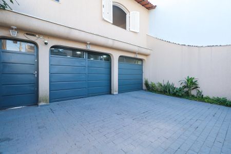 Casa à venda com 348m², 3 quartos e 5 vagas Casa à venda com 348m², 3 quartos e 5 vagasGaragem