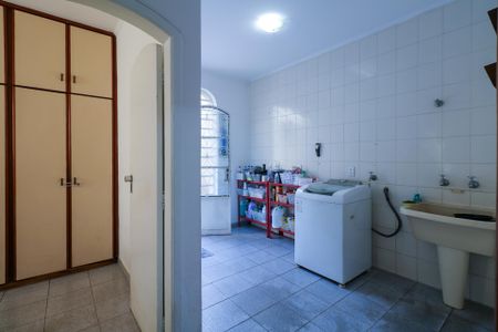 Casa à venda com 348m², 3 quartos e 5 vagas Casa à venda com 348m², 3 quartos e 5 vagasÁrea de Serviço