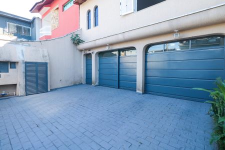 Casa à venda com 348m², 3 quartos e 5 vagas Casa à venda com 348m², 3 quartos e 5 vagasGaragem