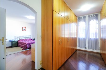 Casa à venda com 348m², 3 quartos e 5 vagas Casa à venda com 348m², 3 quartos e 5 vagasCloset da Suíte 1