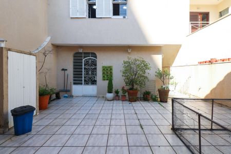 Casa à venda com 348m², 3 quartos e 5 vagas Casa à venda com 348m², 3 quartos e 5 vagasQuintal