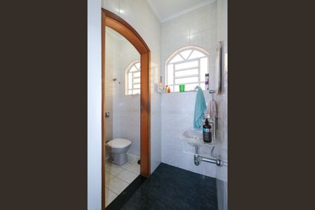 Casa à venda com 348m², 3 quartos e 5 vagas Casa à venda com 348m², 3 quartos e 5 vagasLavabo