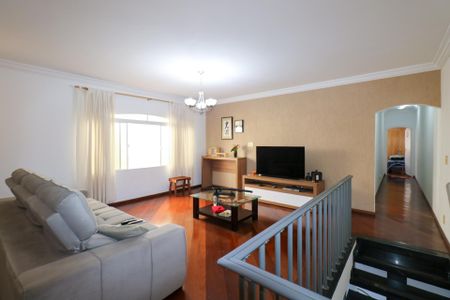 Casa à venda com 348m², 3 quartos e 5 vagas Casa à venda com 348m², 3 quartos e 5 vagasSala - Piso Superior