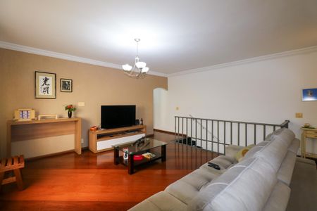 Casa à venda com 348m², 3 quartos e 5 vagas Casa à venda com 348m², 3 quartos e 5 vagasSala - Piso Superior