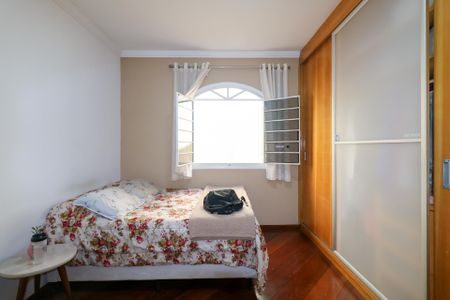 Casa à venda com 348m², 3 quartos e 5 vagas Casa à venda com 348m², 3 quartos e 5 vagasSuíte 2