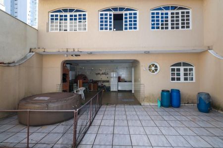Casa à venda com 348m², 3 quartos e 5 vagas Casa à venda com 348m², 3 quartos e 5 vagasQuintal