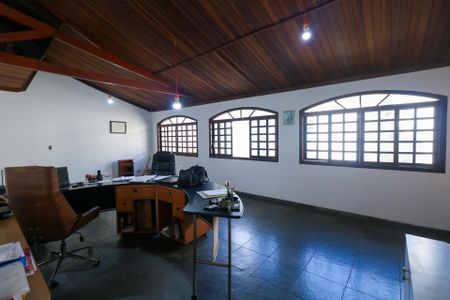 Casa à venda com 348m², 3 quartos e 5 vagas Casa à venda com 348m², 3 quartos e 5 vagasSalão de Festas