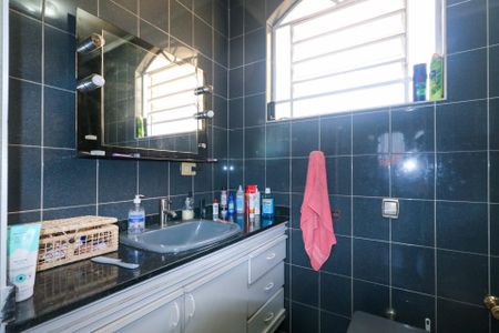 Casa à venda com 348m², 3 quartos e 5 vagas Casa à venda com 348m², 3 quartos e 5 vagasBanheiro da Suíte 1