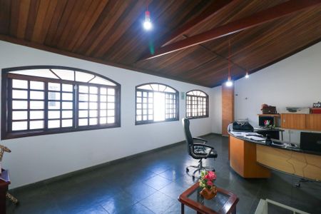 Casa à venda com 348m², 3 quartos e 5 vagas Casa à venda com 348m², 3 quartos e 5 vagasSalão de Festas