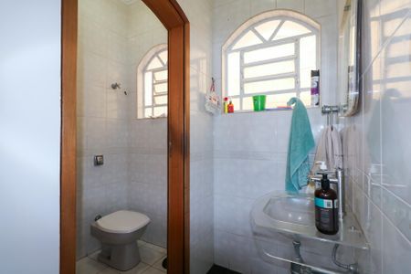 Casa à venda com 348m², 3 quartos e 5 vagas Casa à venda com 348m², 3 quartos e 5 vagasLavabo