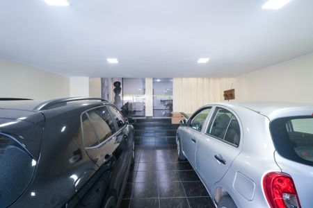 Casa à venda com 348m², 3 quartos e 5 vagas Casa à venda com 348m², 3 quartos e 5 vagasGaragem