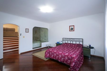 Casa à venda com 348m², 3 quartos e 5 vagas Casa à venda com 348m², 3 quartos e 5 vagasSuíte 1