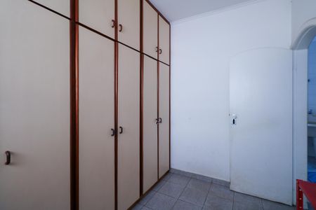 Casa à venda com 348m², 3 quartos e 5 vagas Casa à venda com 348m², 3 quartos e 5 vagasQuarto de Serviço