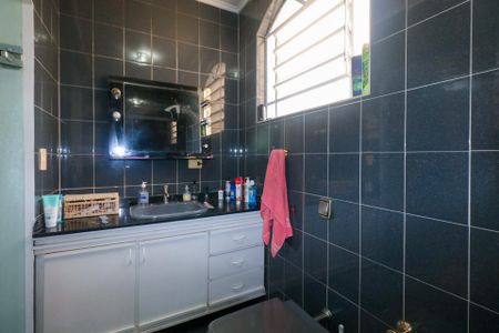 Casa à venda com 348m², 3 quartos e 5 vagas Casa à venda com 348m², 3 quartos e 5 vagasBanheiro da Suíte 1