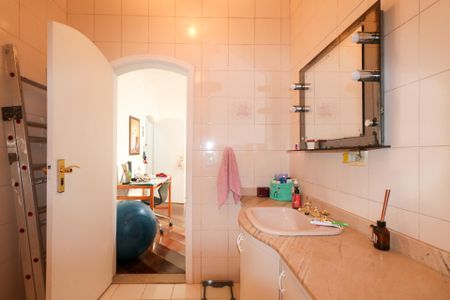 Casa à venda com 348m², 3 quartos e 5 vagas Casa à venda com 348m², 3 quartos e 5 vagasBanheiro da Suíte 2