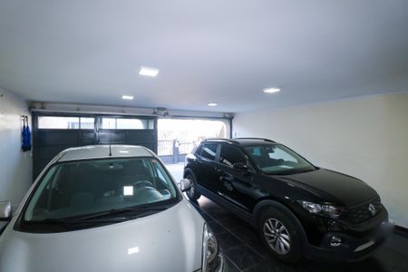 Casa à venda com 348m², 3 quartos e 5 vagas Casa à venda com 348m², 3 quartos e 5 vagasGaragem