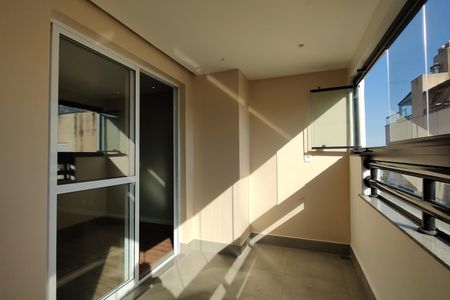 Apartamento para alugar com 150m², 3 quartos e 2 vagas Apartamento para alugar com 150m², 3 quartos e 2 vagasVaranda
