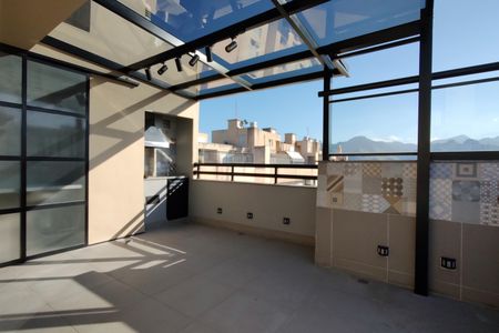 Apartamento para alugar com 150m², 3 quartos e 2 vagas Apartamento para alugar com 150m², 3 quartos e 2 vagasCobertura