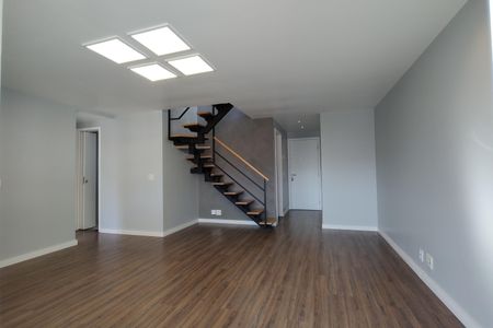 Apartamento para alugar com 150m², 3 quartos e 2 vagas Apartamento para alugar com 150m², 3 quartos e 2 vagasSala