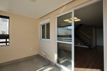 Apartamento para alugar com 150m², 3 quartos e 2 vagas Apartamento para alugar com 150m², 3 quartos e 2 vagasVaranda